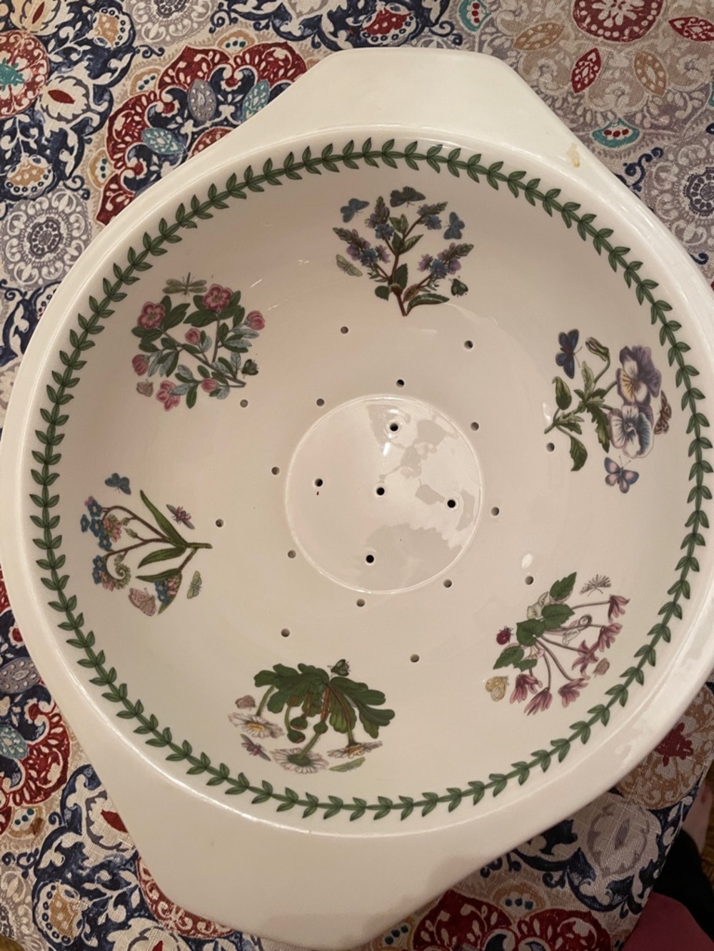 Floral Ceramic Colander - Green Leaf Border